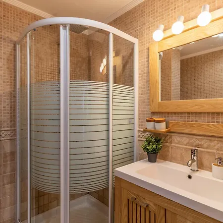 Rentitspain - - Arce 13 Hermoso Balcon Con Vista Al Mar *